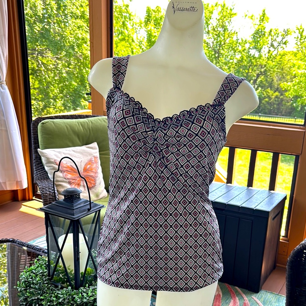 WHBM shell in black, white & purple. Great condition. Sz S